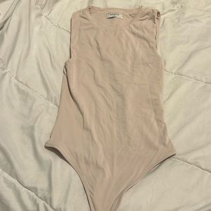 Babaton Contour Muscle Bodysuit in Light Beige Size Small